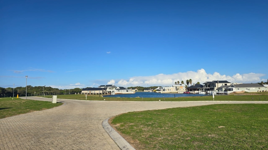 Commercial Property for Sale in Marina Martinique Eastern Cape